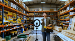 <b>是做五金批发的老客户</b>