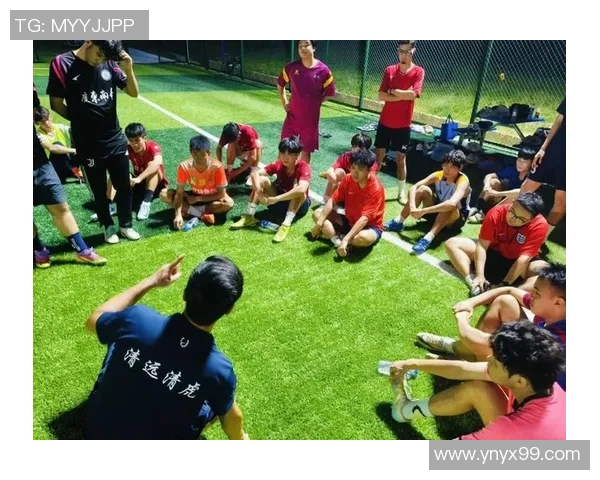 与足球明星亲密接触粉丝们的梦想瞬间定格在镜头中 与足球明星亲密接触粉丝们的梦想瞬间定格在镜头中